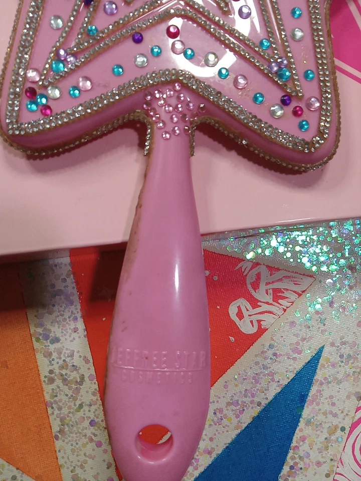 Espejo de mano brillante Jeffree Star rosa maquillaje bebé rosa intenso Foto 3 de 4
