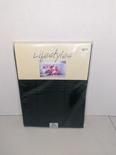 Bardwil Linens Lifestyles Hunter Green 52" x 52" Square Tablecloth