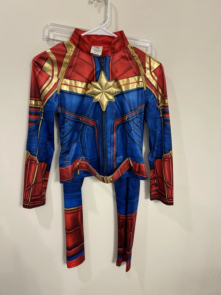 Disfraz Oficial Disney Store Capitana Marvel Vengadores Talla 9/10 Foto 2 de 4