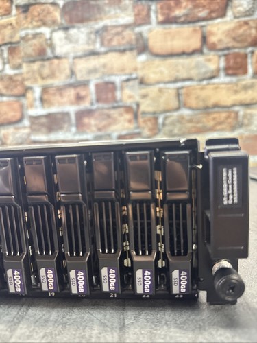 Dell Compellent SC220 24-Bay 2,5" Storage Array 2x SC2 SAS Controller 2x zasilacz - Zdjęcie 2 z 7