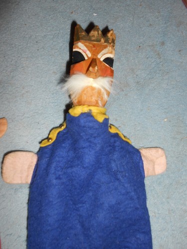 3 alte Handpuppen mit Holzkopf, Kasperl, Hexe, König - Bild 2 von 4