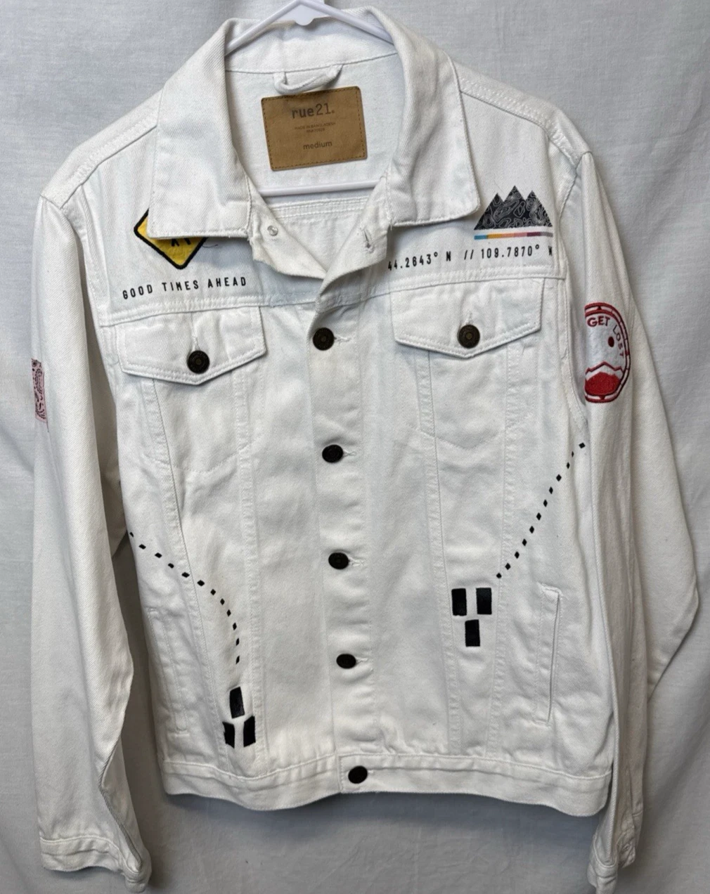 Rue 21✨White✨Patch Work Jean✨Denim✨Jacket✨Lets Get Lost✨Size Medium - product detail image 2