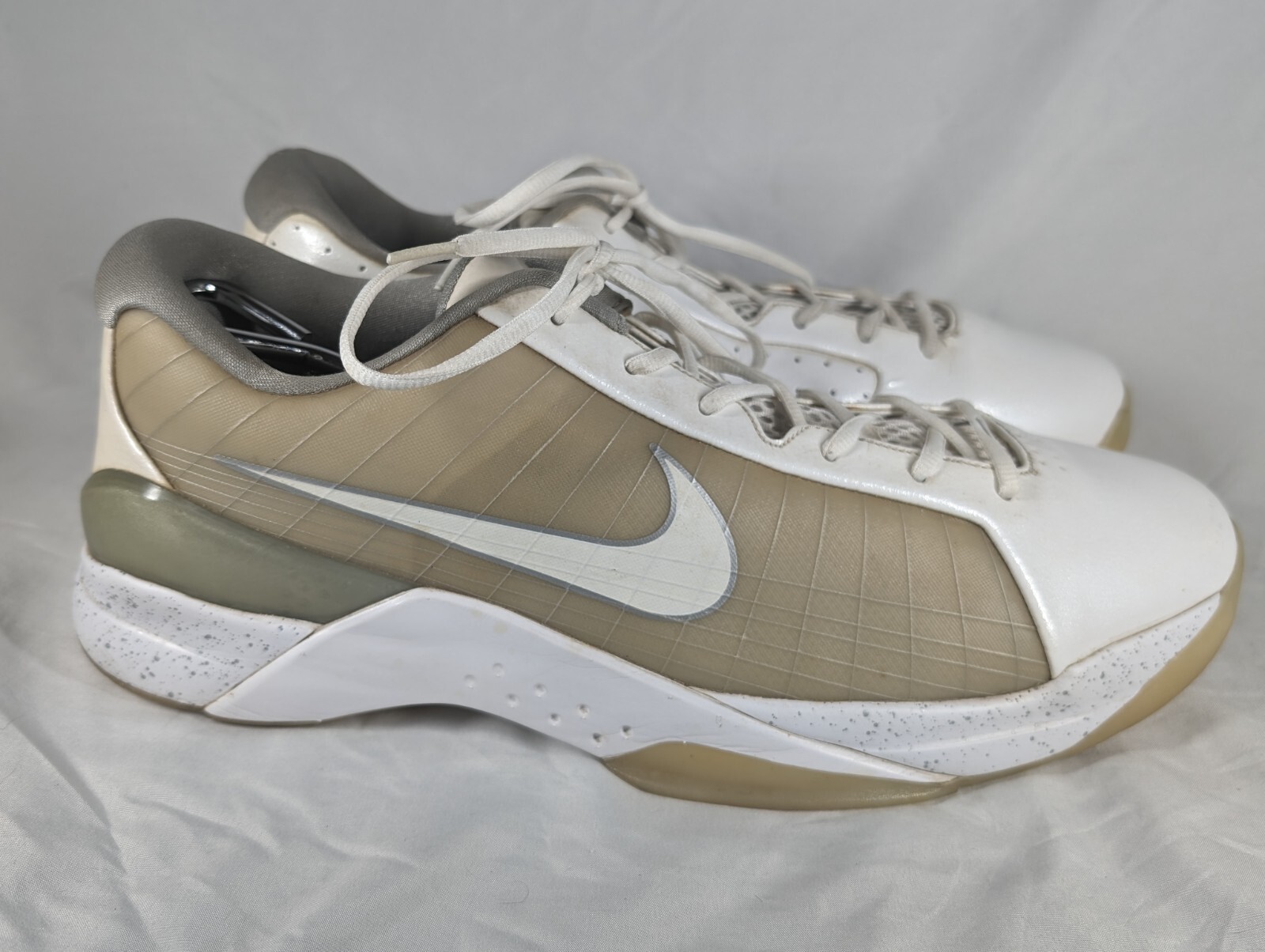 Size 17 - Nike Hyperdunk Low Silver - image 3