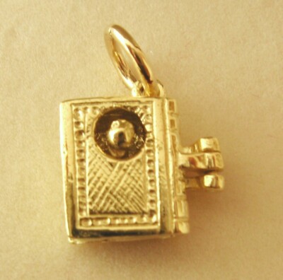 GENUINE SOLID 9K 9ct YELLOW GOLD 3D BOOKWORM READING CHARM/PENDANT RRP $399