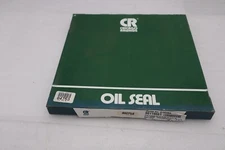 402754 CR SEALS CHICAGO RAWHIDE OIL SEAL NEW IN BOX (4 AVAILABLE) STOCK 5558A