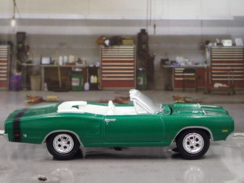 1969 69 DODGE Corona Rt Convertible Verde 1/64 Escala Diorama Modelo Fundido De - Imagen 6 de 9