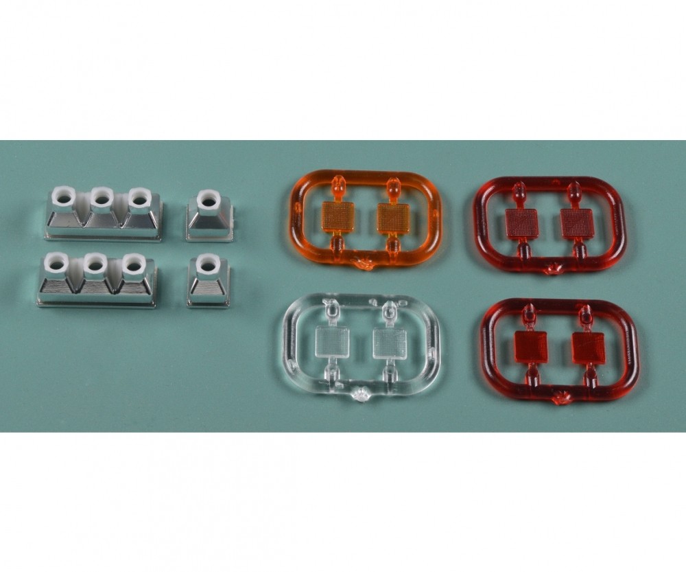Carson 500907261 - 1:14 3+1 Chamber Tail Lights Universal - New