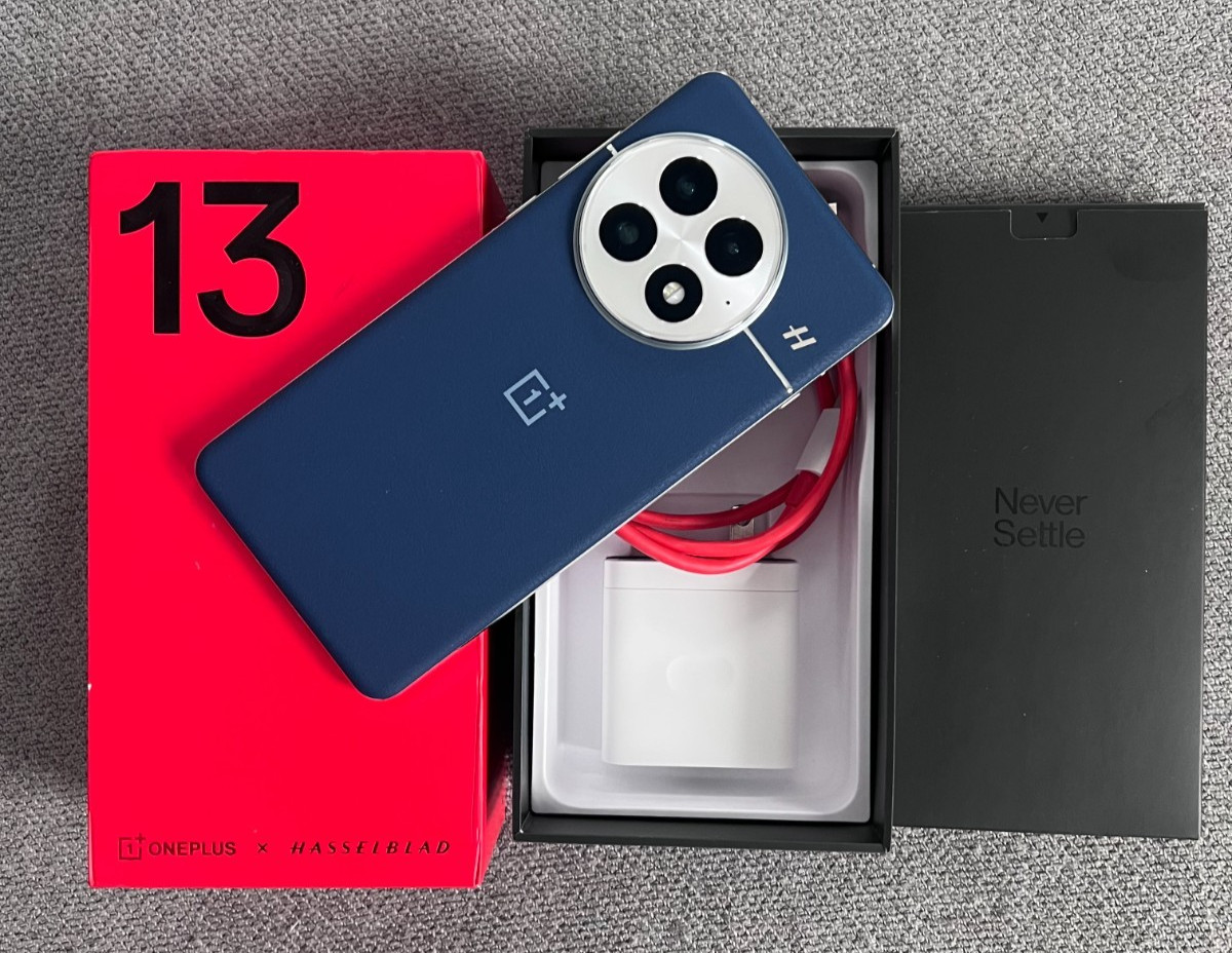 OnePlus 13 AI Phone-16GB RAM-512GB Storage Midnight Ocean (New/Open Box)