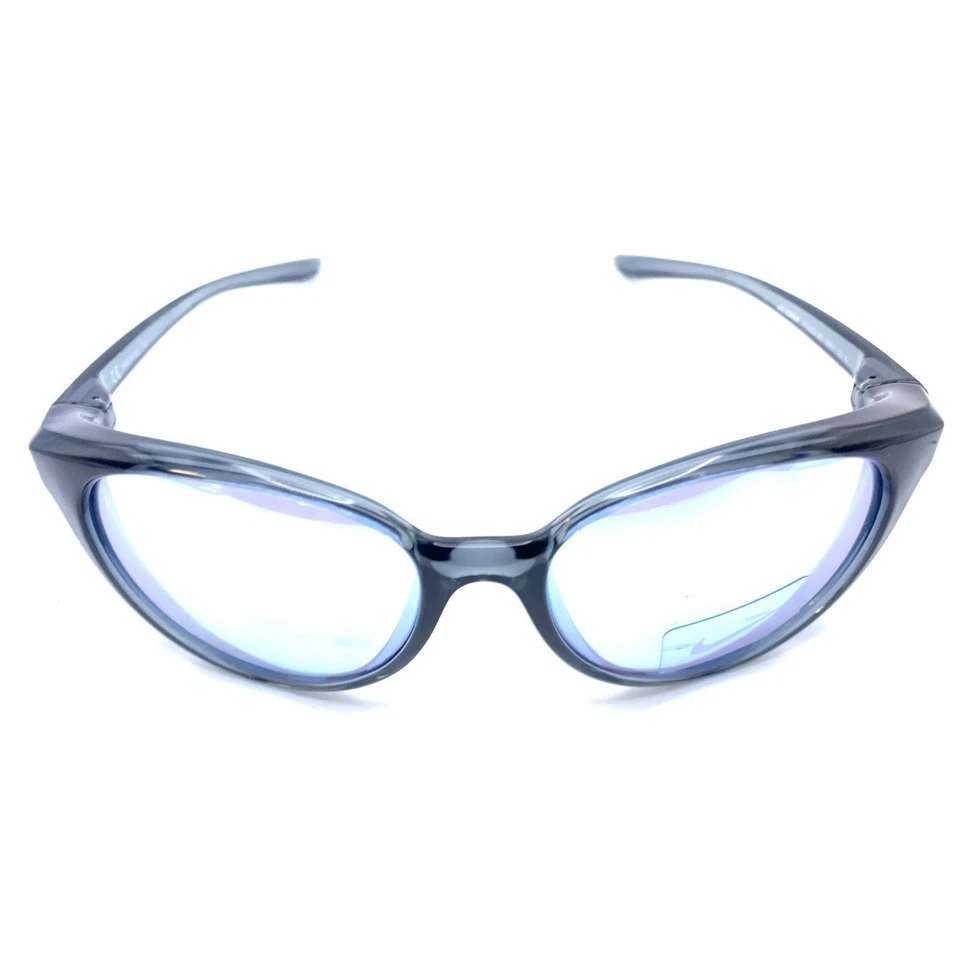 Nike NUEVO Essence M CT 8229 065 Gafas de sol negras transparentes Lente gris 56-17 130 Italia Foto 3 de 4