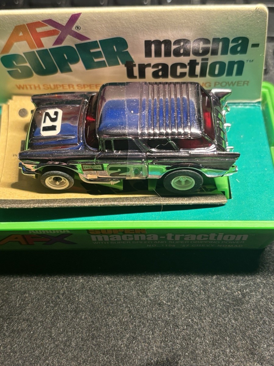 Aurora AFX Super Magna-Traction '57 Nomad Slot Car #21 Chrome w