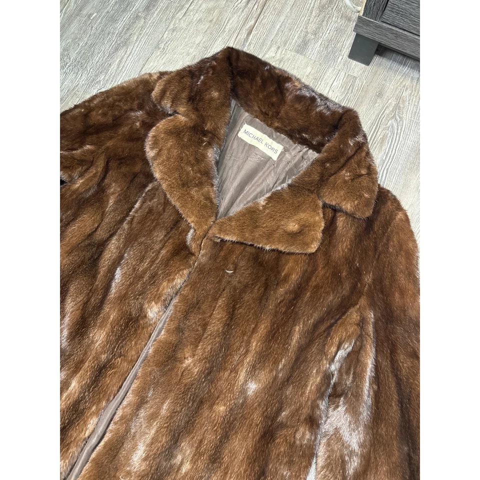 Abrigo de piel marrón vintage Michael Kors para mujer largo ropa exterior de lujo Foto 2 de 4