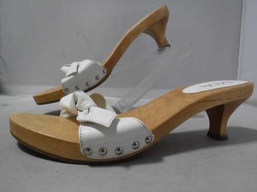 GA15 VTG 80s 90s Women's MIA White Leather Bow Wood Platform Heel Mules Sandal 9 - Picture 9 of 18