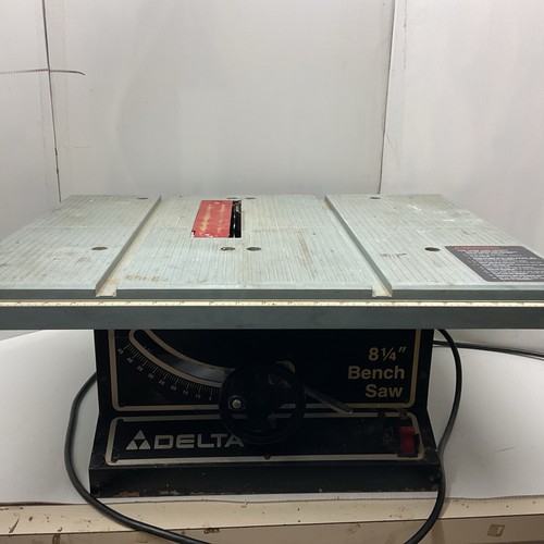 Delta 34-330 8 1/4 Bench Saw… Middle And Motor Only Works, For Parts - Picture 9 of 9