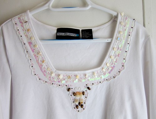 Women's White pullover top accented w/ beads & sequins around neckline Sz L MINT - Picture 4 of 6
