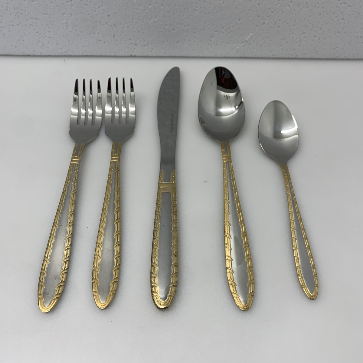 Casa Lorren 18/10 Stainless 20pc. Flatware Set Made in Italy | eBay