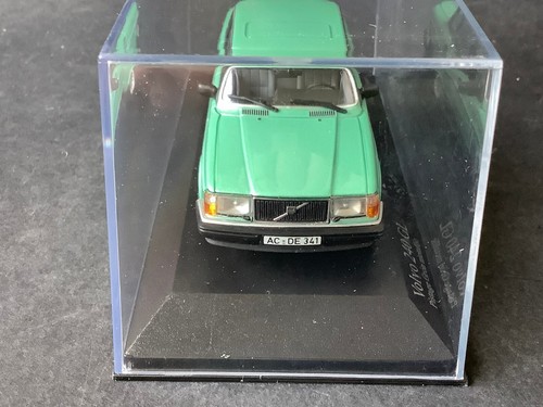Die-Cast Minichamps 400 171402 1:43 Volvo 240 GL Light Green Met (CZ57-29S3/3)-0 - Picture 4 of 7
