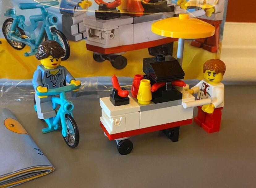 ブルブルボーテスペシャルセット LEGO 40078 Creator Hotdog Stand Vendor & Bike Rider 100% Complete