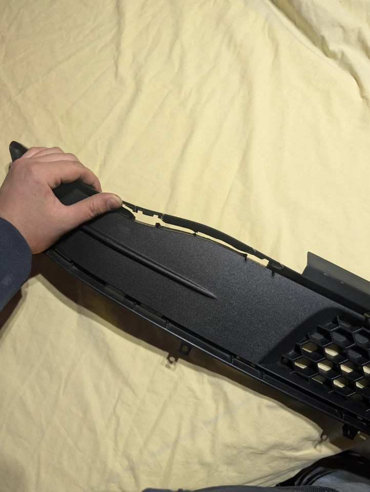 Parachoques delantero parrilla inferior Ford Mustang GT 2018-2023 - FABRICANTE DE EQUIPOS ORIGINALES Foto 2 de 2