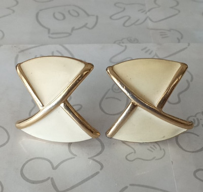 Monet X Double Triangle Clip On Cream Enamel Gold Tone Earrings Vintage
