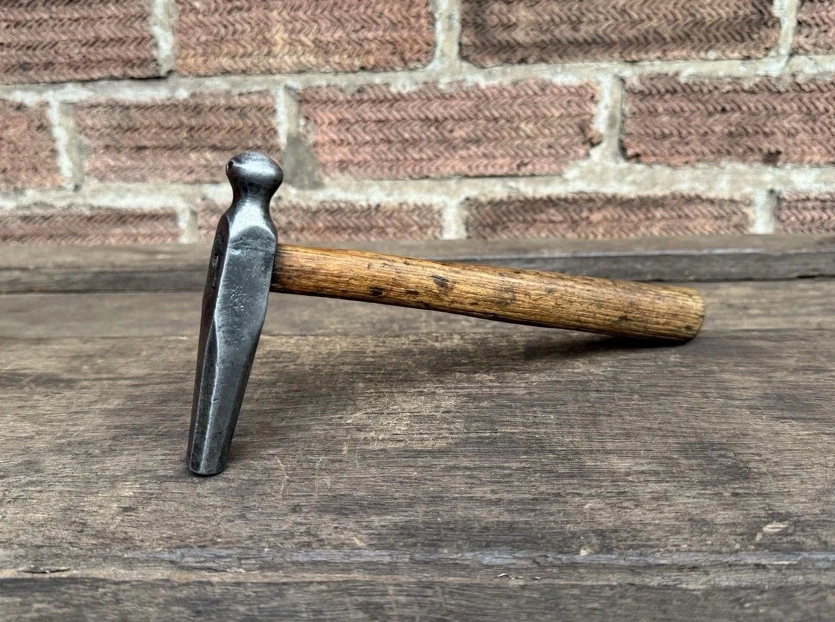 Uhrmacherhammer Spezial Mit Messingkopf. Kleiner Messing