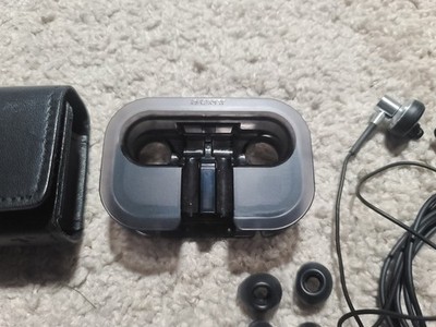 Genuine OEM Sony MDR-EX90 Wired Black Headphones W/ Case - USED