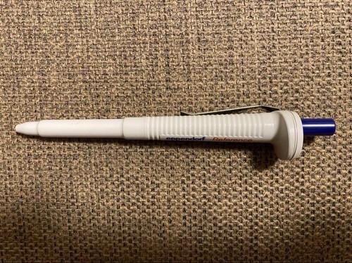 Eppendorf Reference Pipette Design Ballpoint Pen BlueInk - Picture 4 of 4