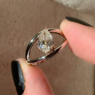 2,06 Karat Birne Moissanit Solitär geteilter Schaft Verlobungsring 14K Weißgold Über