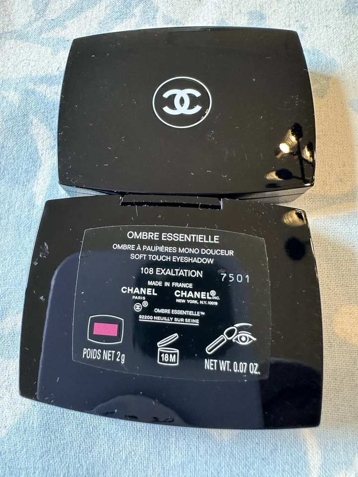 New Chanel Soft Touch Eyeshadow Ombre Essentielle 108 Exaltation (Deep Pink) - Image 3 of 4