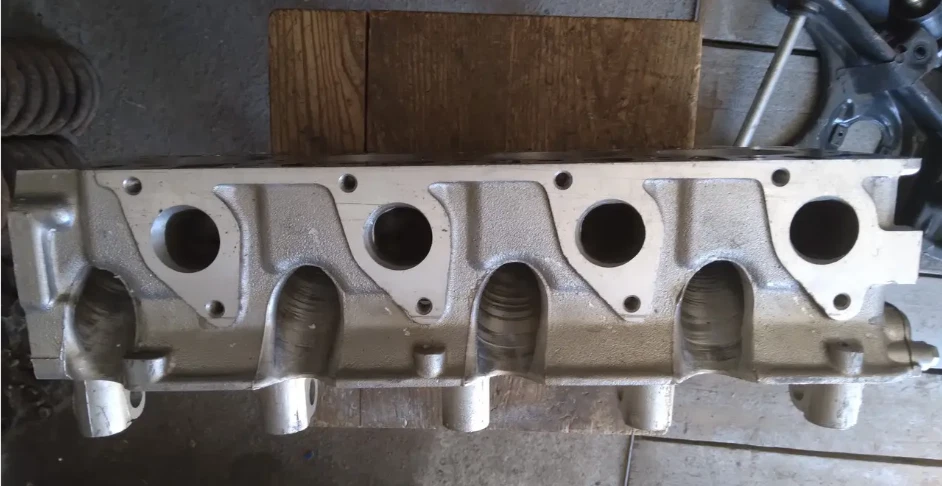 Moskvich 412 2140 圆筒式真空吸尘器 Culata de cilindro — 第 2/3 张图片