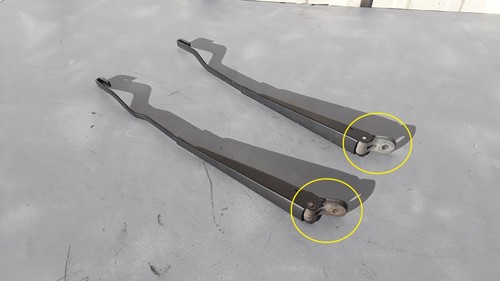 1983 Mercedes Benz W123 300D Front Windshield Wiper Arms Pair Set OEM - Picture 2 of 21
