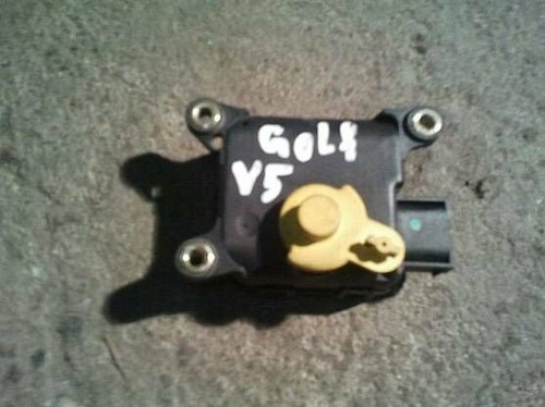 VW Golf IV 4 V5 2.3 Stellmotor Lüftung 0132801122