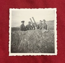 SOLDIERS WITH ANTI AIRCRAFT AA GUN WW2 WWII German Military photo Picture
