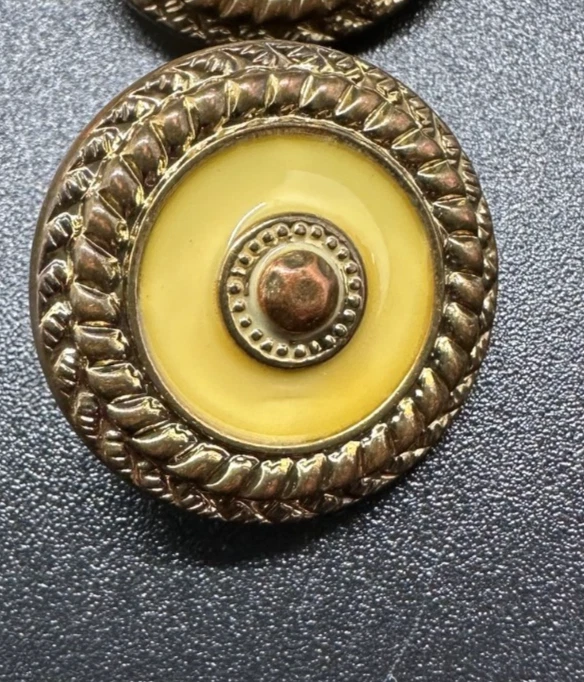 19-piece Vintage gold, MOP, shank buttons. See Photos for details. - Image 3 of 4