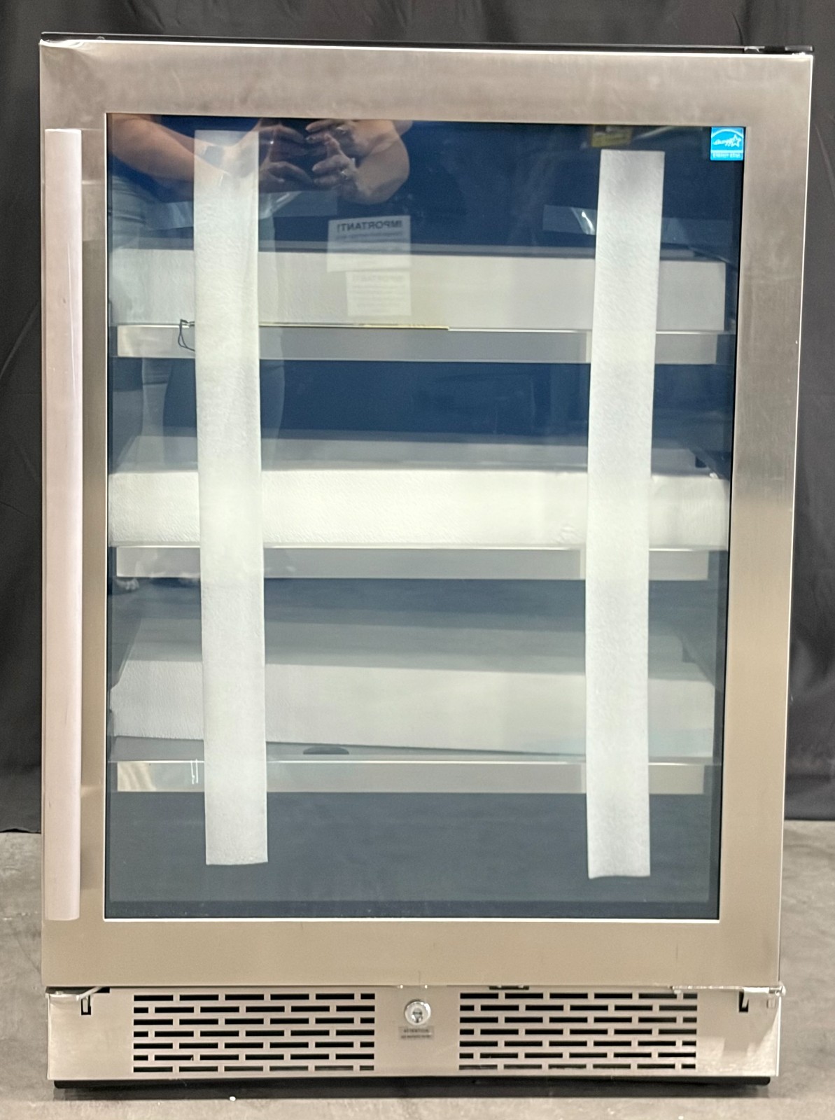 Avallon ABR242SGRH 24" Wide 140 Can Energy Efficient Beverag