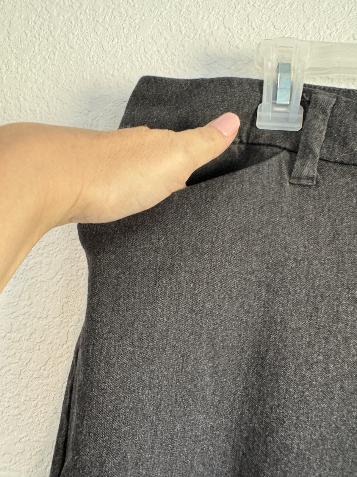 Old Navy Women's Solid Gray Pixie Pant Never Fade… - image 4