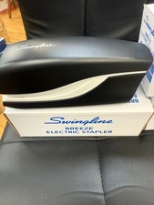 Swingline Breeze Automatic Electric by AA bat...