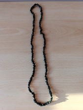 Collana in pietra verde scuro lunga 44 cm mai usata 