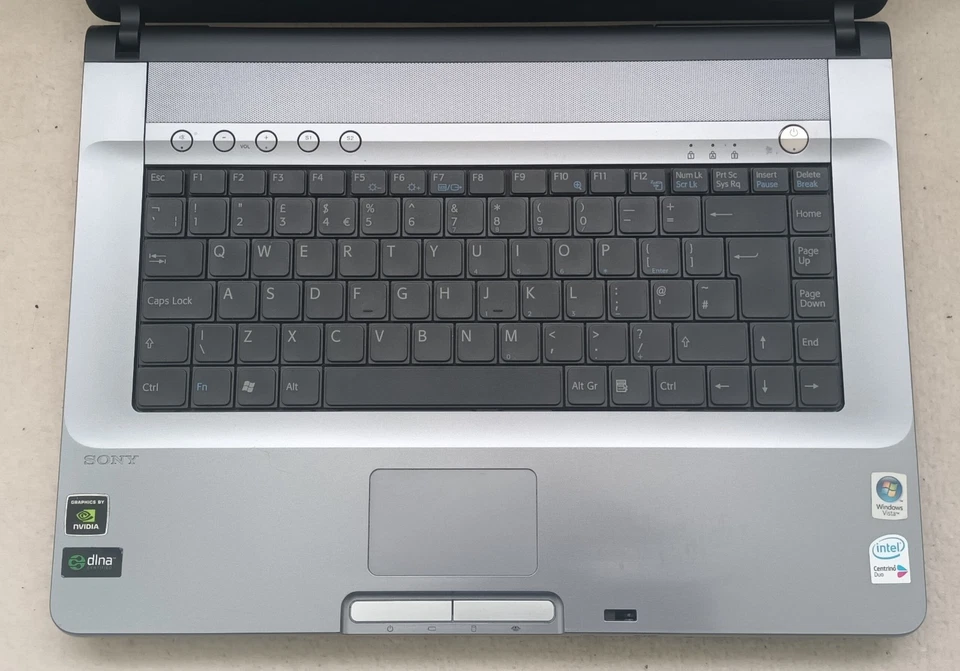 Sony Vaio PCG-7V1MVGN-FE41S Laptop Notebook 15.4" 2GB 120GB SSD Windows Vista - Image 4 of 4