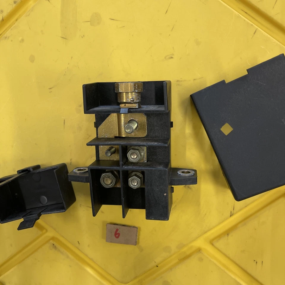 BMW E36 M3 1992-1999 cupé compartimento del motor terminal de batería positivo OEM Foto 4 de 4