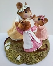 Wee Forest Folk M-228 RING AROUND ROSIE MINIATURE FIGURINE Retired WWF Box