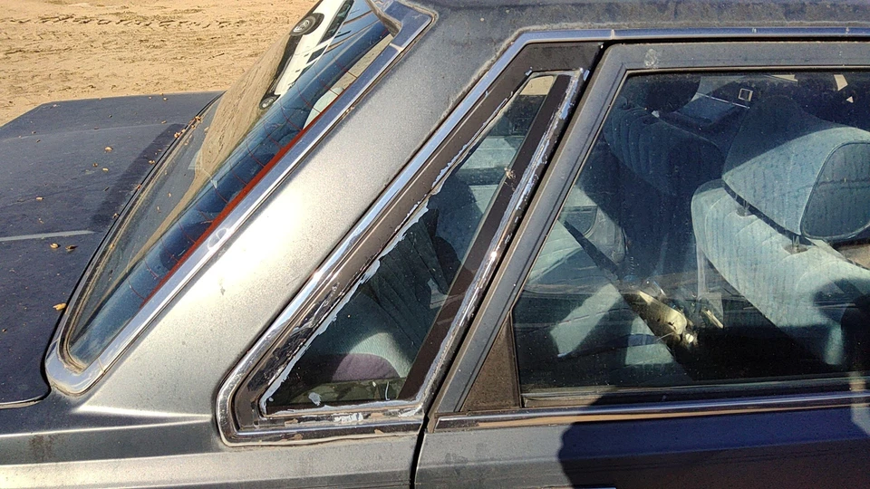 1985 1986 Toyota Camry Passenger Right Rear Quarter Glass Back Side Window Oem - Image 2 of 4