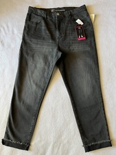 Women  s No Boundaries High Rise Crop Curvy Jeans Black Size 13