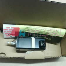 NEW Yaskawa SGMJV-01AAA21 AC Servo motor (1pcs)