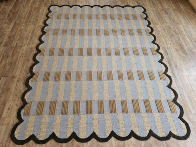 Premium Checkered Wool Rug with Scalloped Borders  A Statement of Style & Comf