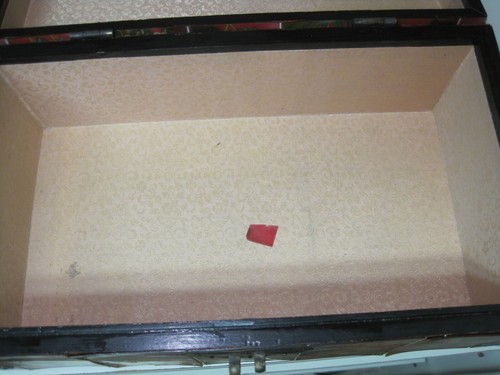 A Vintage Korean Ox horn Wedding Chest or Accessory Box (Hwagak Haem) - Picture 10 of 12