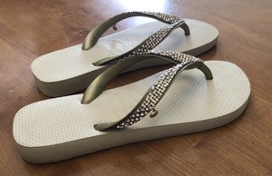 havaianas embellished flip flops