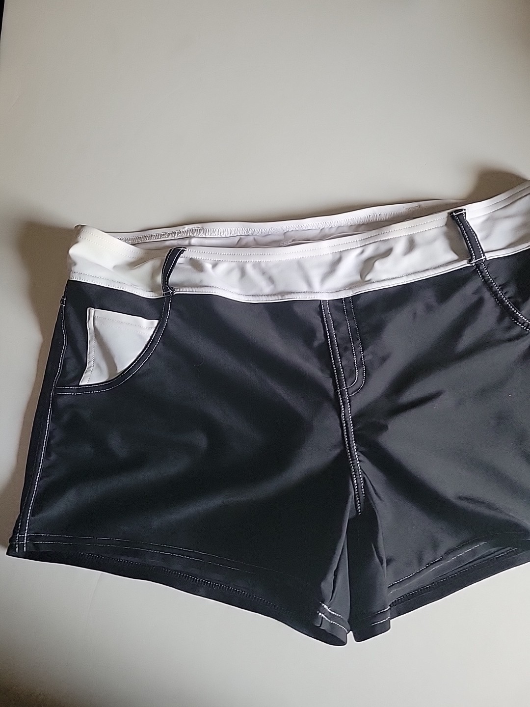 Vintage Surfer Free Country Boycut Swim Short Black And White Women's Size L New
