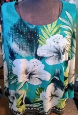 J M Collection Blouse Size 3X Armpits 28 In Shoulder Down 27 In Bottom 28 In