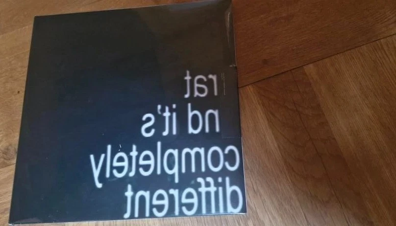 Charli XCX Brat And It’s Completely Different Powder Filled Vinyl LTD Edition - Bild 3 von 4