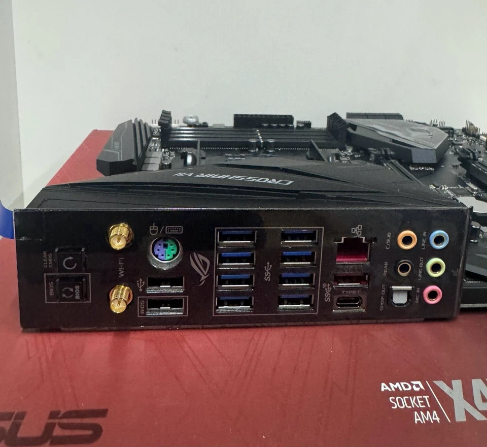 Asus ROG CROSSHAIR VIII HERO (WI-FI) - Gaming Motherboard - Fast Post - Image 4 of 4